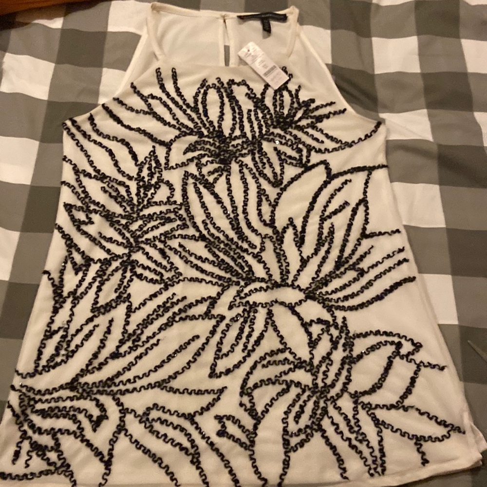 Off-white black metallic embroidery sleeveless top White house black market